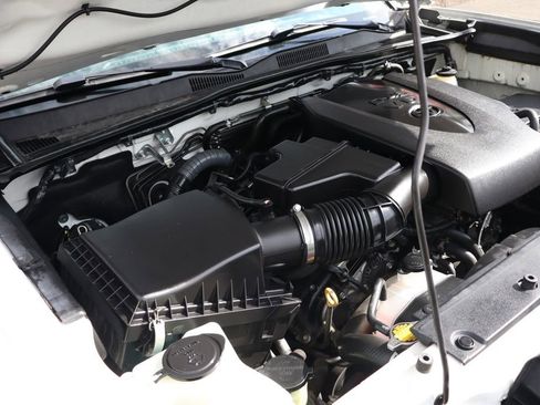 Used 2016 Toyota Tacoma TRD Off-Road w/ Towing Package image 11