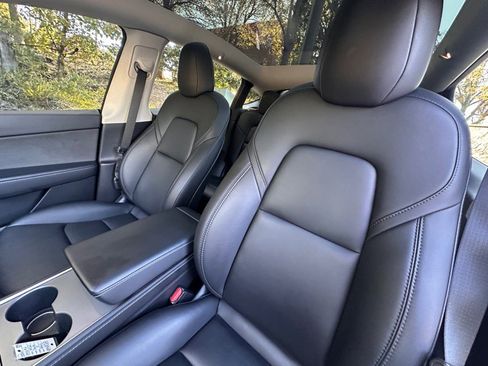 Used 2022 Tesla Model Y Performance image 35