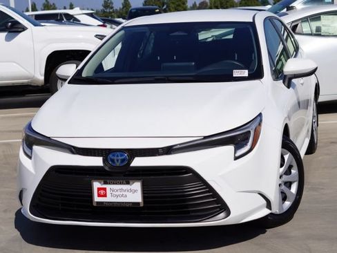 Used 2024 Toyota Corolla LE FWD image 5