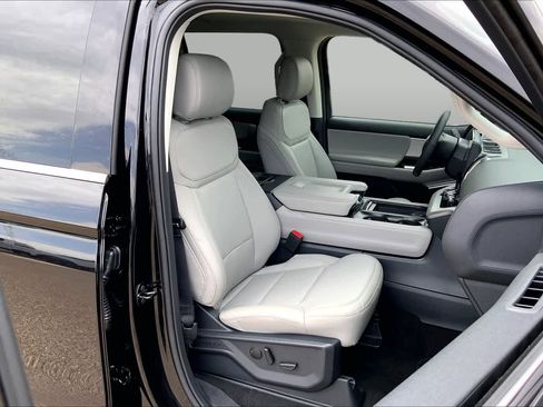 Used 2026 Ford Expedition Max Active AWD/4WD image 9