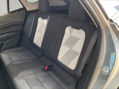 Used 2024 Chevrolet Trax LS w/ LS Convenience Package FWD image 18