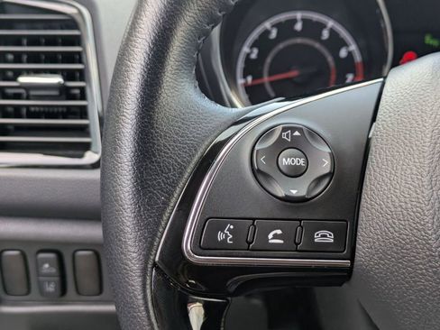 Used 2025 Mitsubishi Outlander Sport SE AWD/4WD image 17