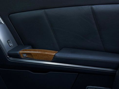 Used 2004 Cadillac XLR image 21