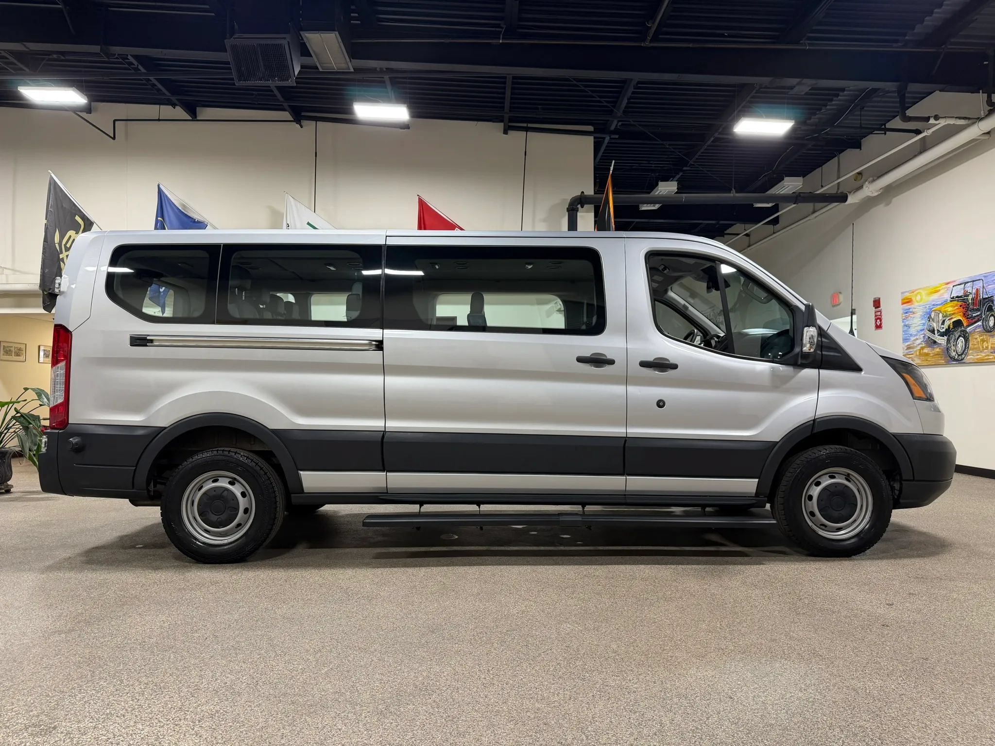 Used 2018 Ford Transit 350 XL RWD image 4