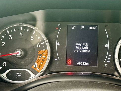 Used 2019 Jeep Renegade Latitude w/ Cold Weather Group AWD/4WD image 13