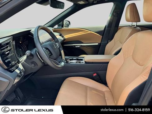 Used 2024 Lexus RX 350 Premium w/ Accessory Package (Z1) AWD/4WD image 19