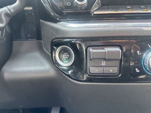 Used 2025 GMC Sierra 1500 SLT image 25