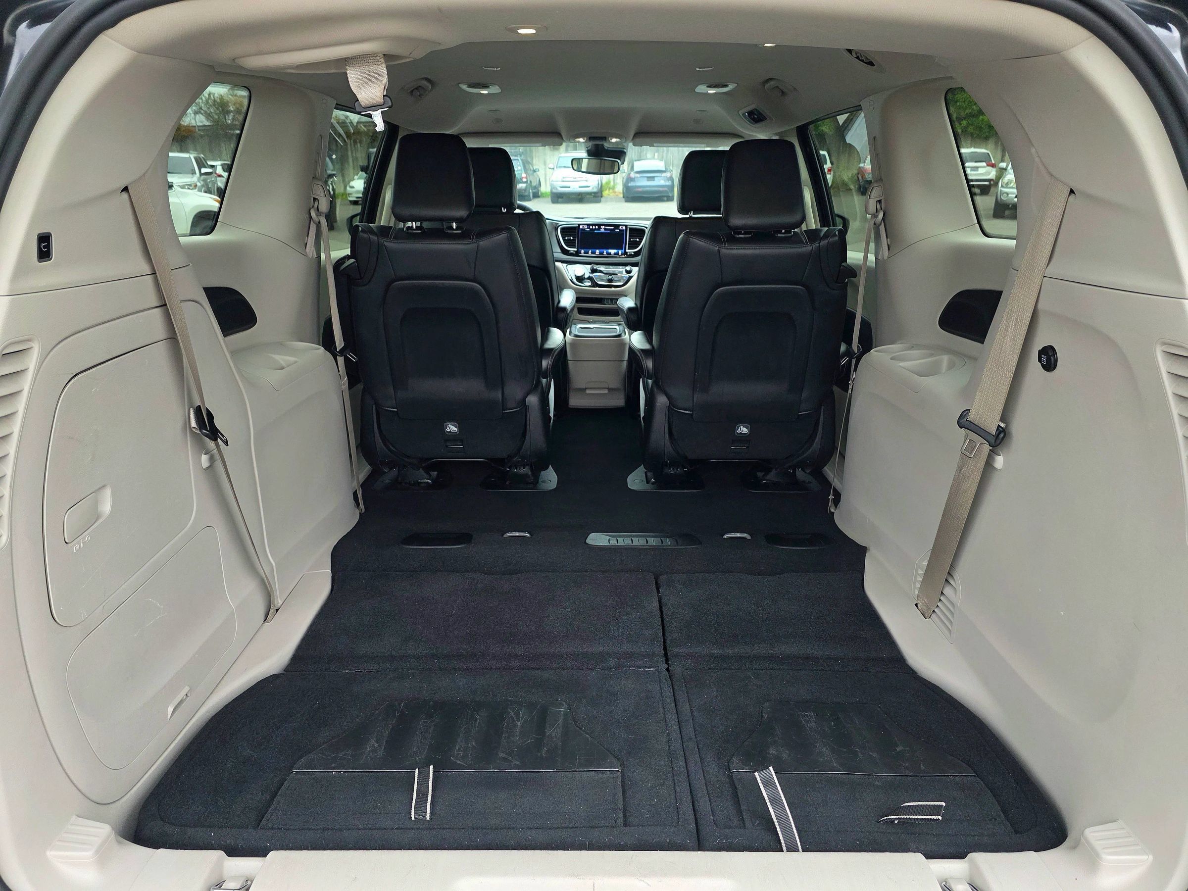 Used 2023 Chrysler Pacifica Touring-L FWD image 64