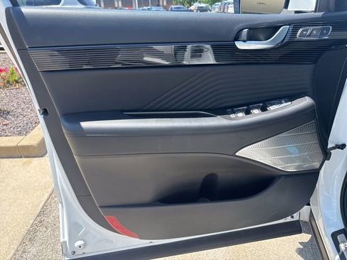 Used 2025 Hyundai Palisade Calligraphy AWD/4WD image 11