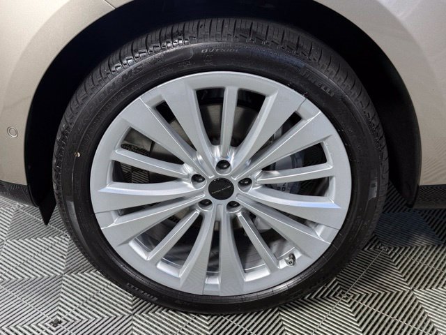 New 2026 Land Rover Range Rover Long Wheelbase SE AWD/4WD image 15