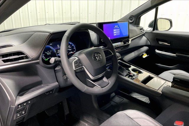 Certified 2026 Toyota Sienna Limited AWD/4WD image 15