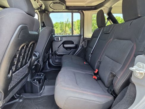 Used 2021 Jeep Wrangler Unlimited Rubicon w/ Xtreme Recon 35" Tire Package AWD/4WD image 32