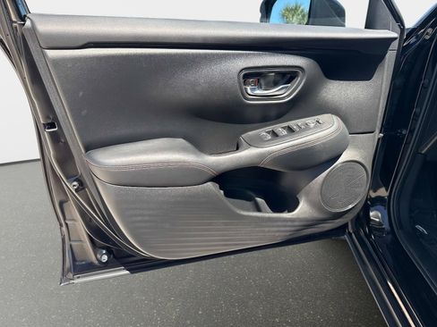 Used 2023 Honda HR-V Sport image 17