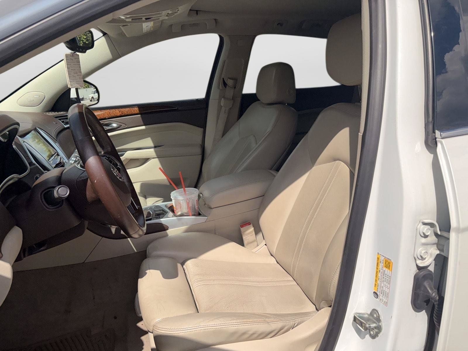 Used 2014 Cadillac SRX Luxury w/ Driver Awareness Package FWD image 5