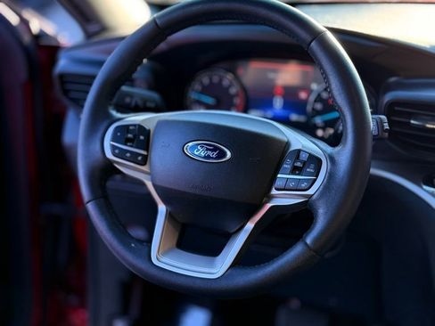 Used 2021 Ford Explorer XLT image 15
