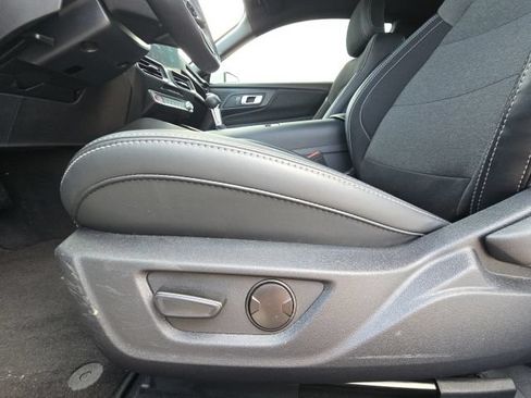 Used 2025 Ford Mustang Coupe RWD image 14