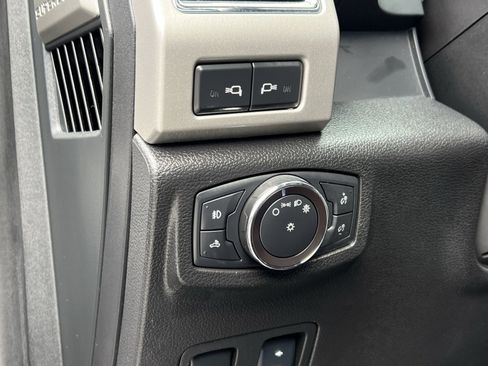 Used 2017 Ford F250 Lariat w/ Lariat Ultimate Package image 37