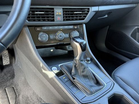 Used 2024 Volkswagen Jetta SE image 23