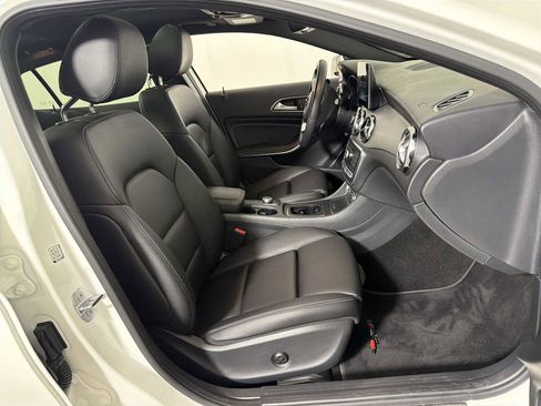 Used 2020 Mercedes-Benz GLA 250 4MATIC image 25