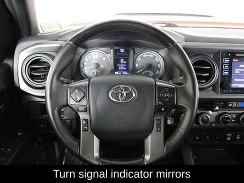 Used 2018 Toyota Tacoma TRD Off-Road image 19