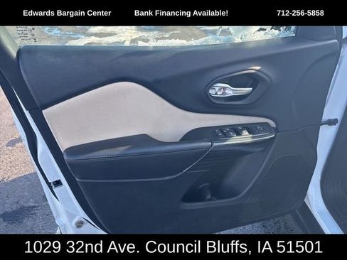 Used 2015 Jeep Cherokee Sport image 16