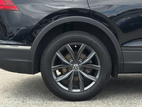 Certified 2023 Volkswagen Tiguan SE FWD image 6