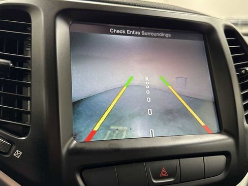 Used 2014 Jeep Cherokee Limited w/ Luxury Group image 19