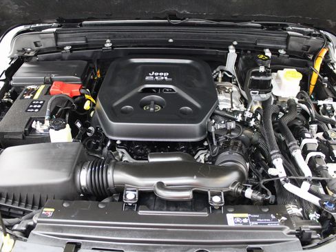 Used 2023 Jeep Wrangler Unlimited Sahara w/ Cold Weather Group image 8