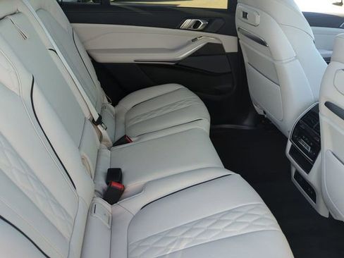 New 2026 BMW X7 M60i image 13