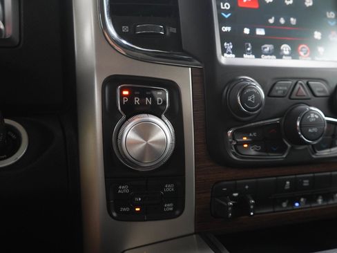 Used 2017 RAM 1500 Laramie AWD/4WD image 21