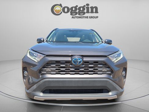 Used 2019 Toyota RAV4 Limited w/ Limited Grade Weather Package AWD/4WD image 8