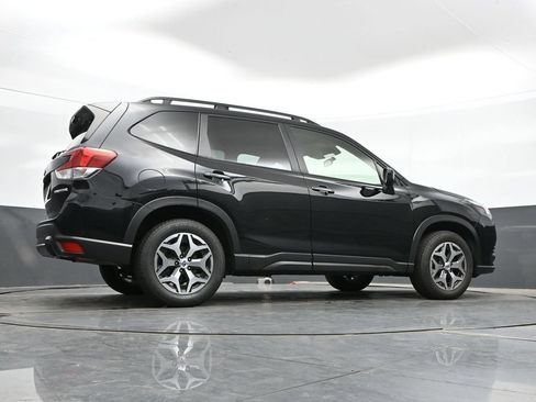Used 2022 Subaru Forester Premium AWD/4WD image 41