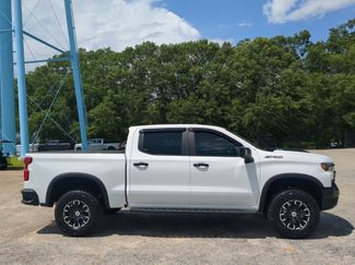 Used 2025 Chevrolet Silverado 1500 ZR2 w/ Technology Package AWD/4WD video 2
