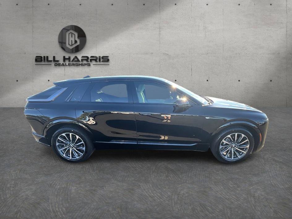 Used 2025 Cadillac Lyriq Sport AWD/4WD image 5