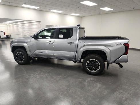 New 2025 Toyota Tacoma TRD Sport image 3