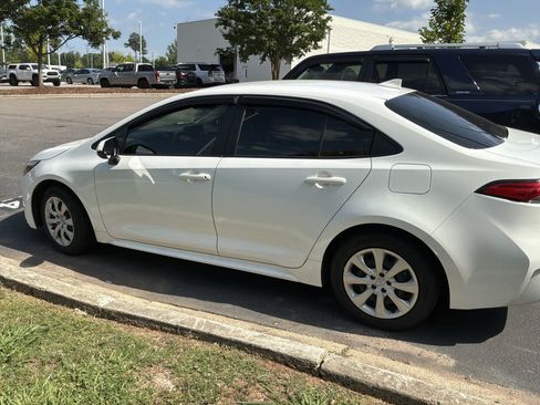 Used 2024 Toyota Corolla LE FWD image 10