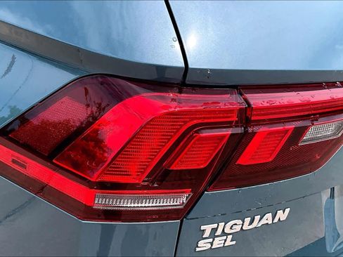 Used 2020 Volkswagen Tiguan SEL FWD image 20