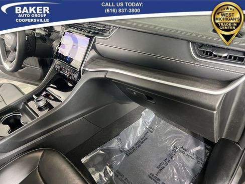 Used 2024 Jeep Grand Cherokee L Limited w/ Luxury Tech Group II image 30