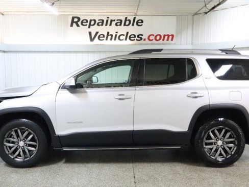 Used 2017 GMC Acadia SLT image 1