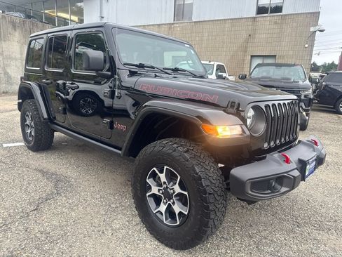 Used 2023 Jeep Wrangler Unlimited Rubicon w/ Cold Weather Group AWD/4WD image 9