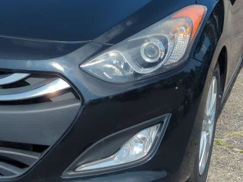 Used 2015 Hyundai Elantra GT FWD image 11