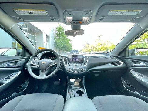 Used 2021 Chevrolet Malibu LS FWD image 28