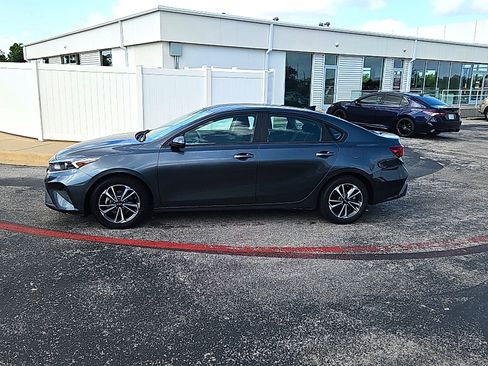 Used 2024 Kia Forte LXS FWD image 3