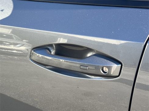 Certified 2025 Nissan Kicks SV image 28