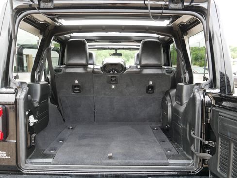 Used 2018 Jeep Wrangler Unlimited Rubicon AWD/4WD image 18