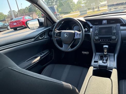 Used 2017 Honda Civic Sport image 8