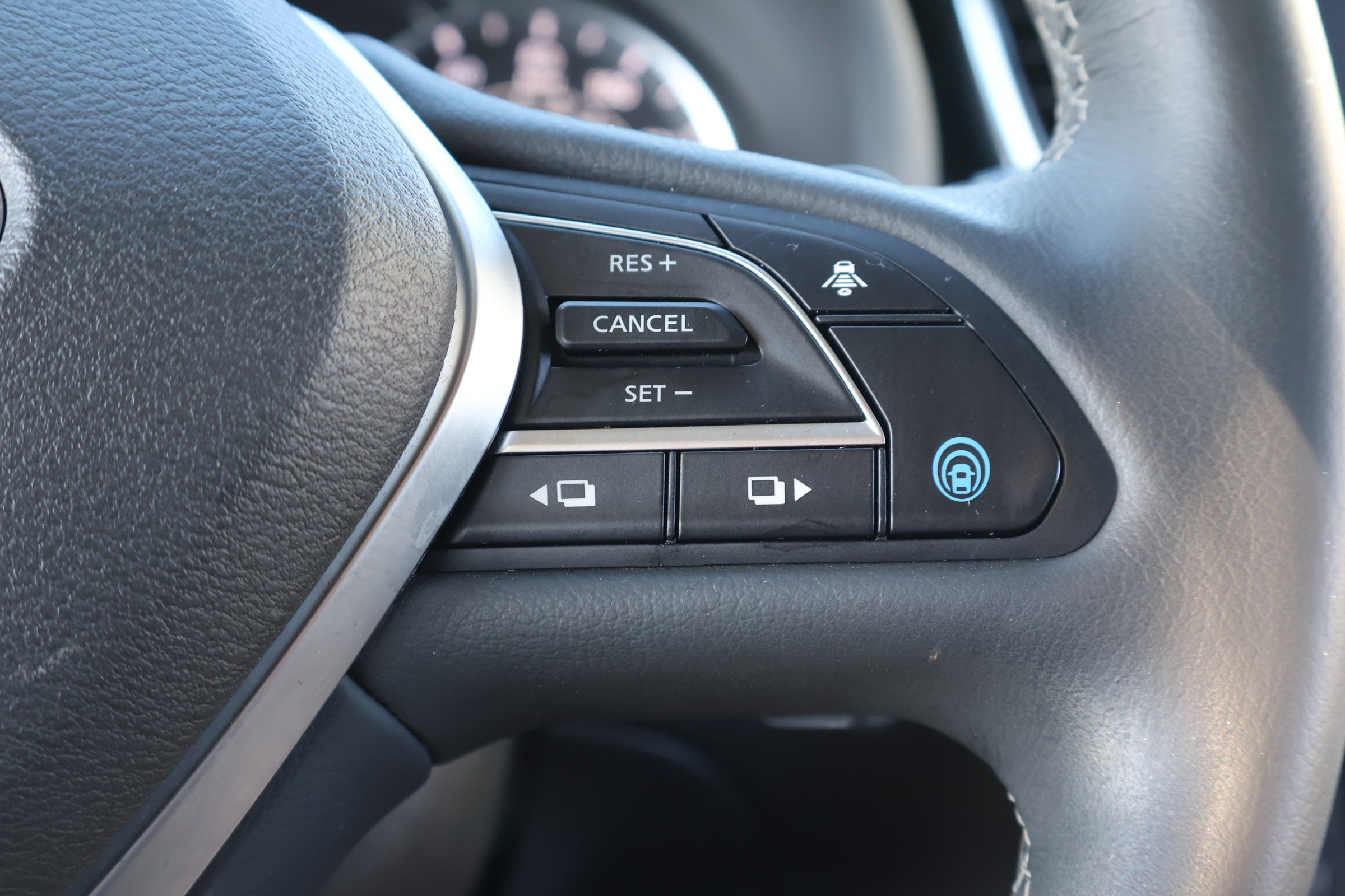 Certified 2023 INFINITI QX50 Luxe FWD image 25