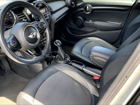 Used 2016 MINI Cooper 4-Door Hardtop FWD image 9