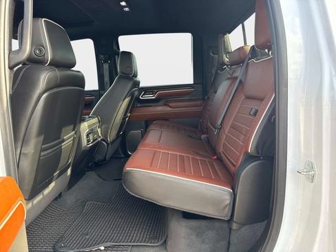 Used 2024 GMC Sierra 2500 Denali Ultimate AWD/4WD image 12