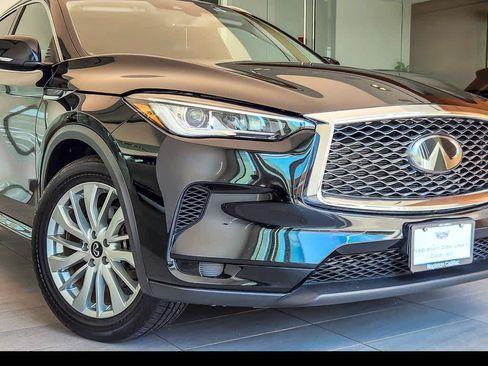 Used 2023 INFINITI QX50 Luxe AWD/4WD image 2